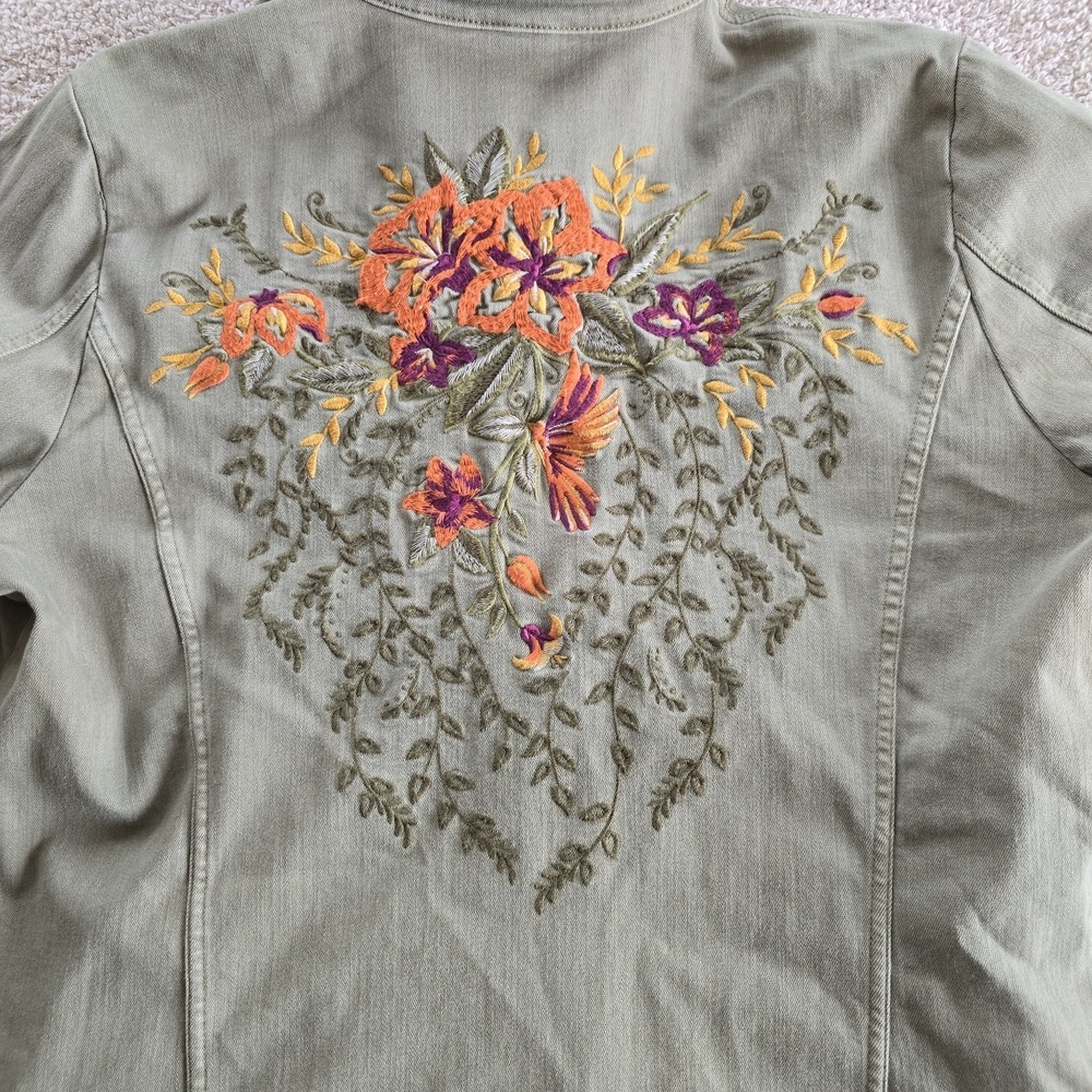 Chico's Sage Green Embroidered Jacket Floral Boho Utility Trucker Frayed Hem XL - Picture 8 of 16